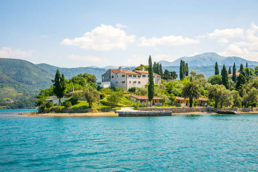 Ostrvo cveća u Tivtu, Crna Gora